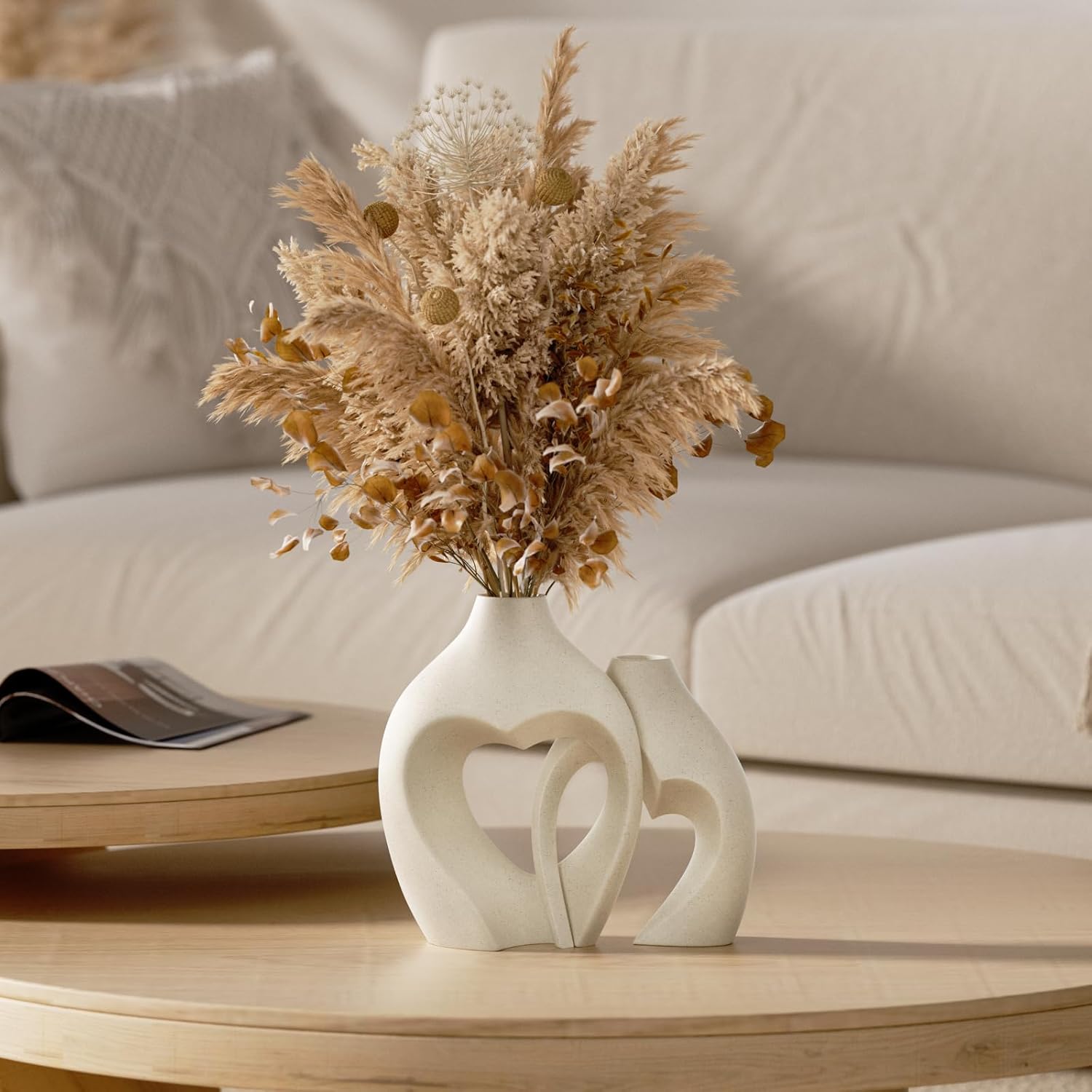 White Vases for Decor, Heart Shaped Ceramic Vase Set of 2, Nordic Heart Shaped Vases, Minimalist Decorative Vase for Table Centerpiece Wedding Dining Living Room Office House Decoration